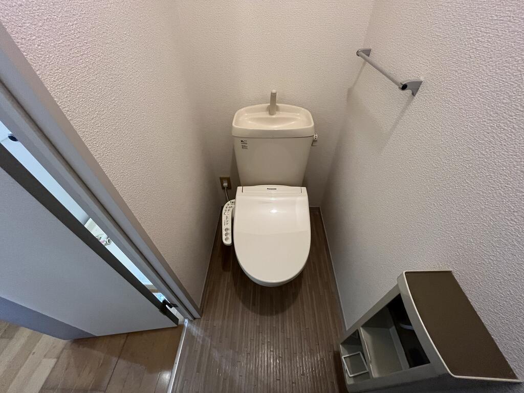 トイレ　トイレ