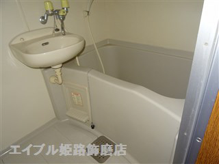 バス・シャワールーム　写真は反転のお部屋です