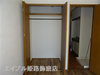収納　写真は反転のお部屋です