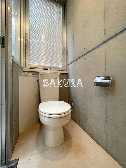トイレ　落ち着いた色調のトイレです♪