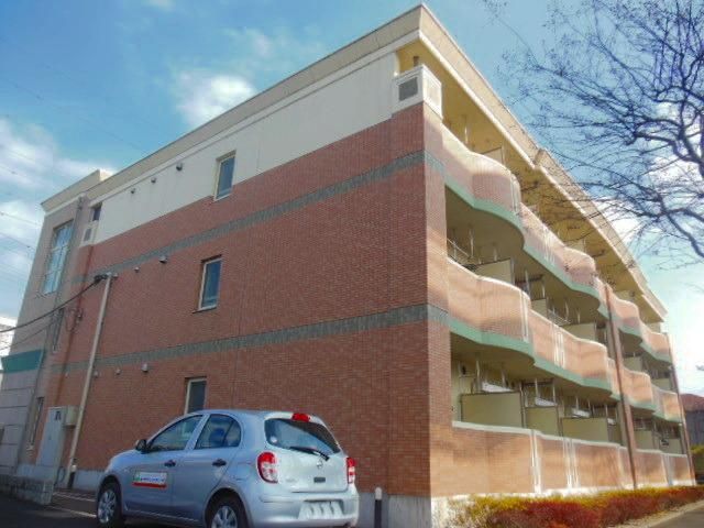 建物外観　★目の前には建物がないので陽当たりも遮られません★