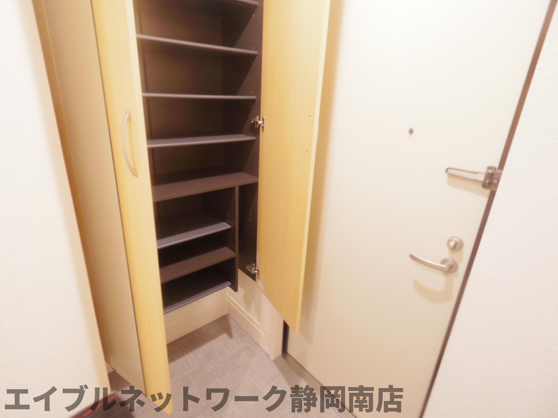 玄関　シンプルで使いやすい玄関です