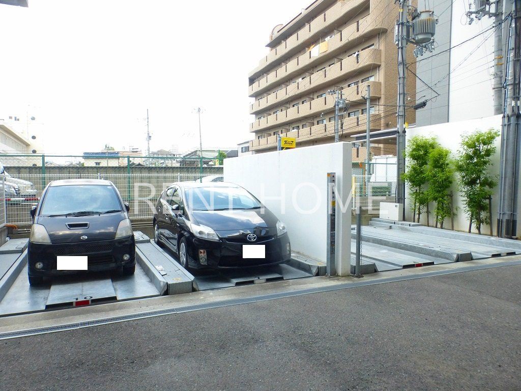 駐車場　駐車場