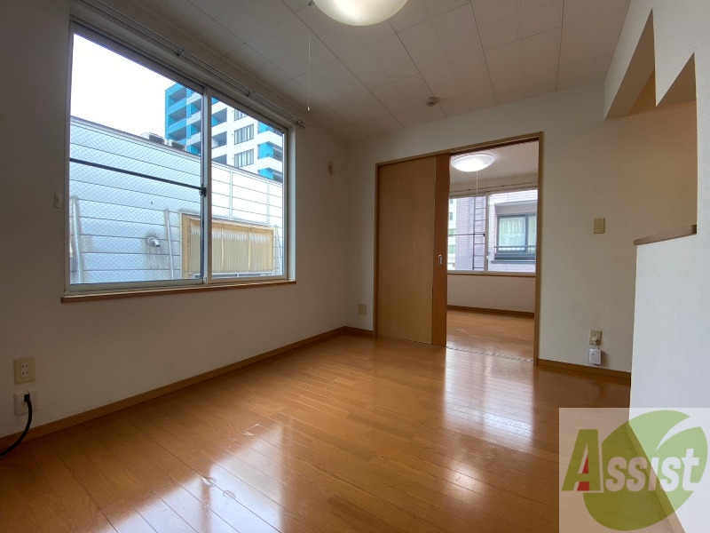 居室・リビング　広くてキレイなお部屋が広がっていて、充実した生活が送れそう。