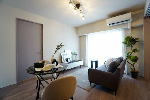 クレアテイフ三軒茶屋の居間写真