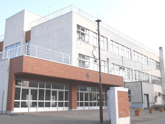 小学校　宮の森小学校（小学校）まで240m