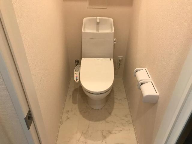 トイレ　トイレ