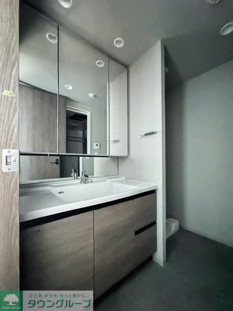 洗面設備　※写真は同タイプ住戸です。