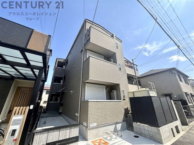 建物外観　オートロックで外部の人間が簡単に出入りできないため安心です。