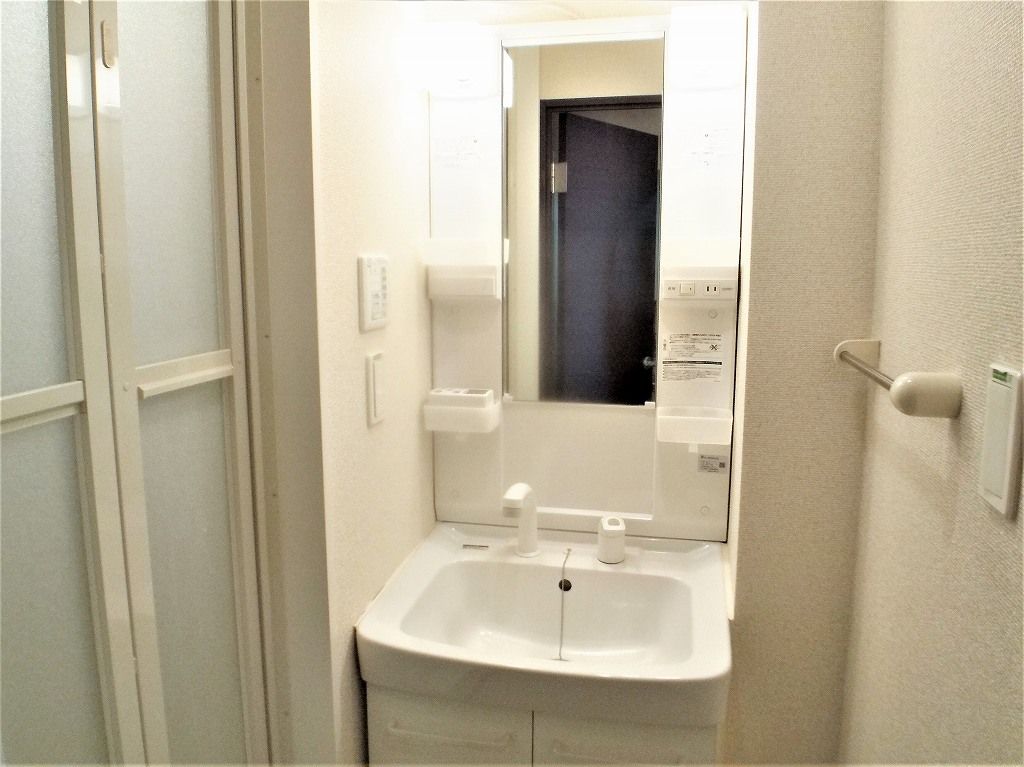 洗面設備　別部屋参照写真