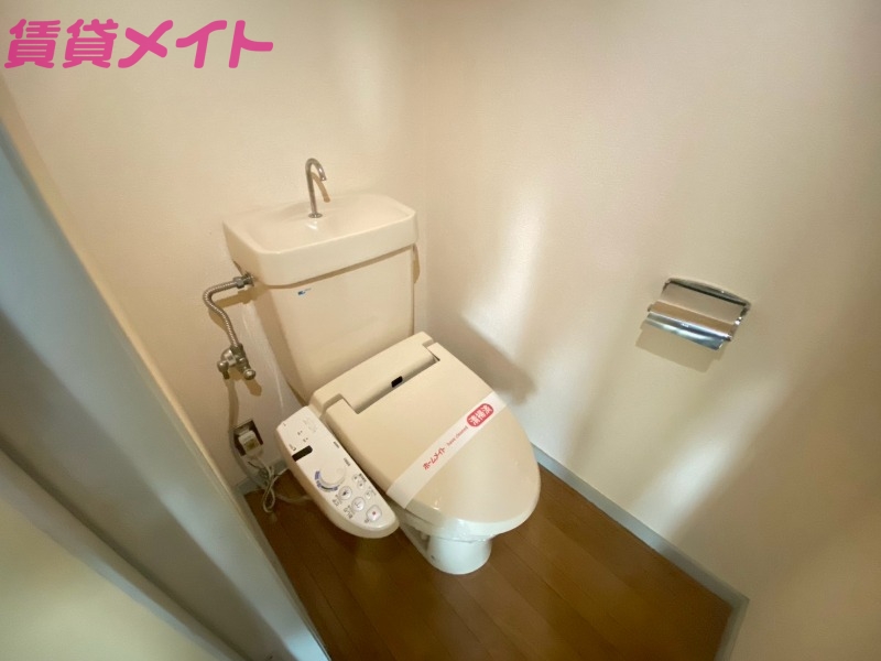 トイレ　同型参考写真