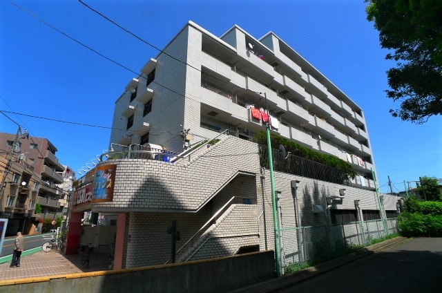 グランドール久米川の外観写真