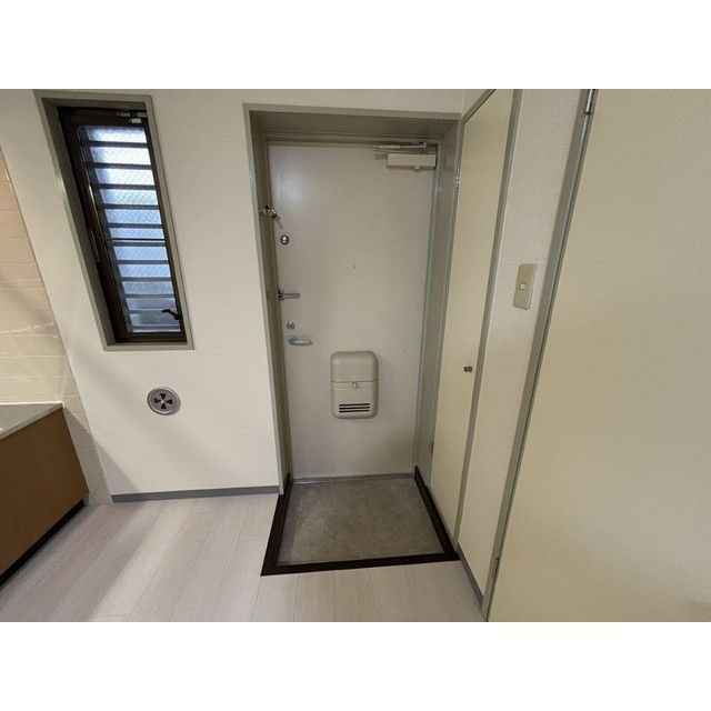 第2成城島田マンションの玄関写真