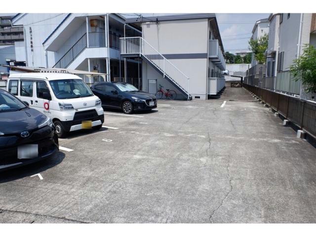 駐車場　駐車場
