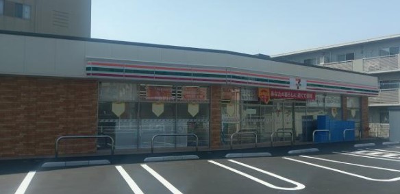 コンビニ　セブンイレブン 横浜鴨居5丁目店（コンビニ）まで278m