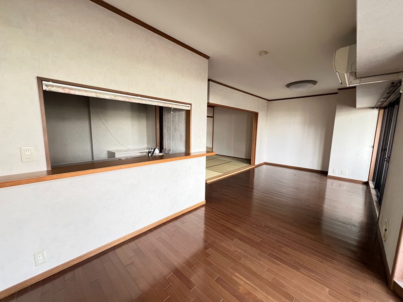 アーバンタワーネクサス岩国 205の内装写真