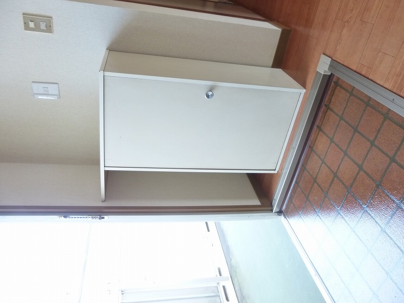 ハイツ滝島Bの玄関写真