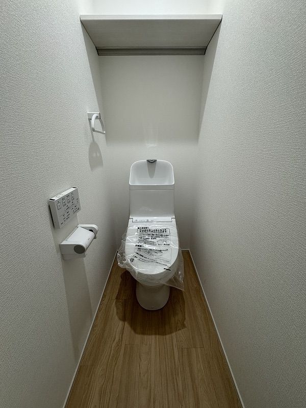 トイレ　快適な温水洗浄便座トイレです