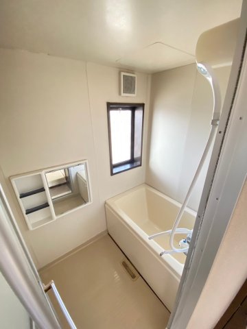 ＪＲ内房線 姉ケ崎駅 徒歩15分 2階建 築33年の風呂写真