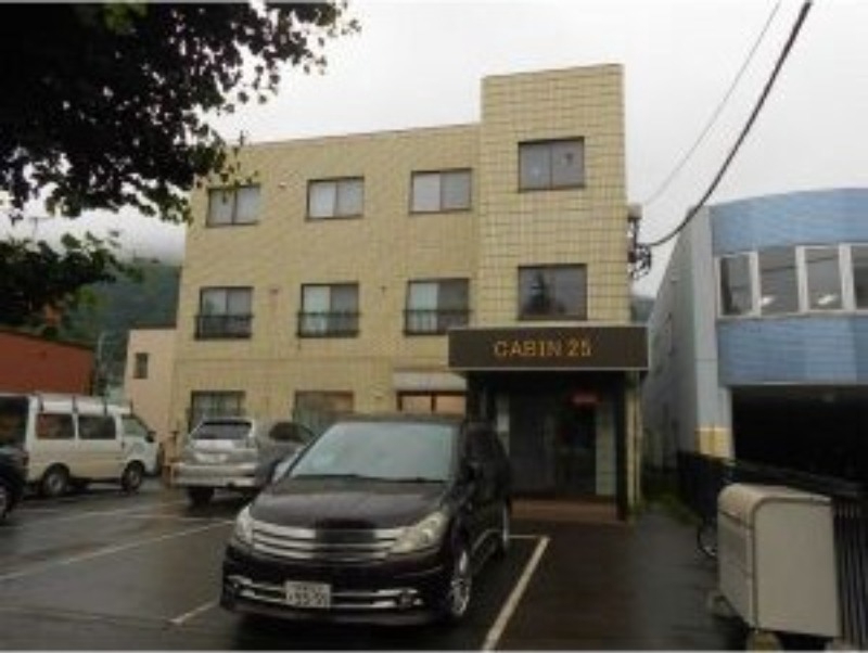 札幌市電 石山通駅 徒歩8分 3階建 築42年の外観写真