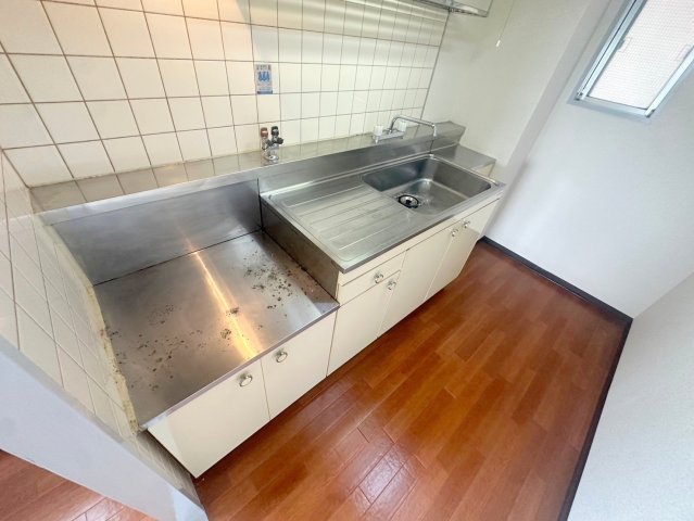 キッチン　あなたの好みに合わせたコンロを置いてくださいね。