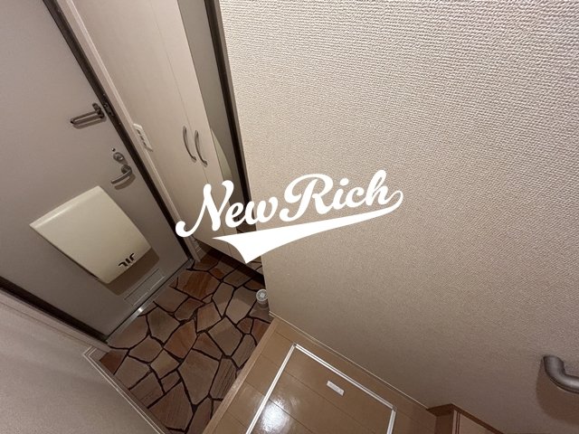ＪＲ両毛線 駒形駅 徒歩39分 2階建 築14年の玄関写真