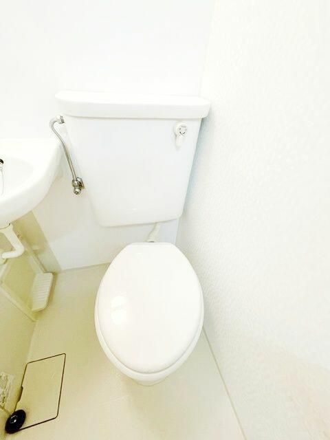 京王相模原線 京王永山駅 徒歩10分 5階建 築40年のトイレ写真