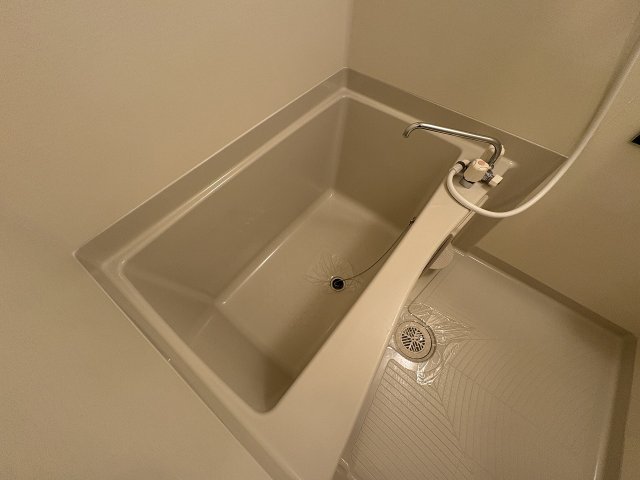 バス・シャワールーム　落ち着いた空間のお風呂です