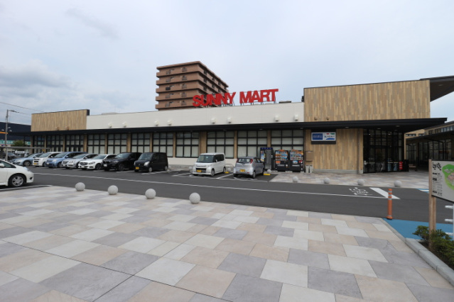 レンタルビデオ　TSUTAYA御座店（レンタルビデオ）まで409m