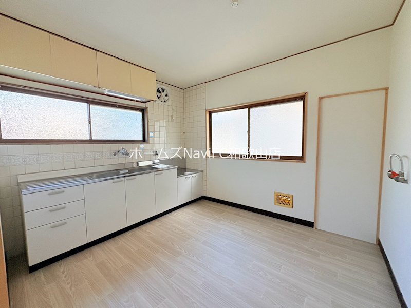 岩出市川尻戸建ての居間写真