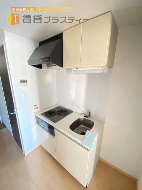 キッチン　２口グリル付きのシステムキッチンです。