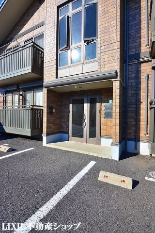 エントランス　オートロック付のエントランスです。