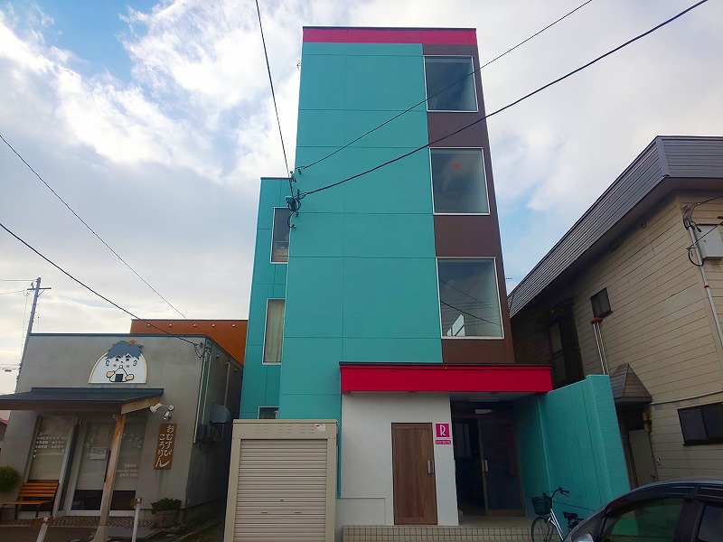 R-KITAYOKOCHOの建物外観