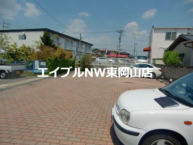 【DIAS UIの駐車場】