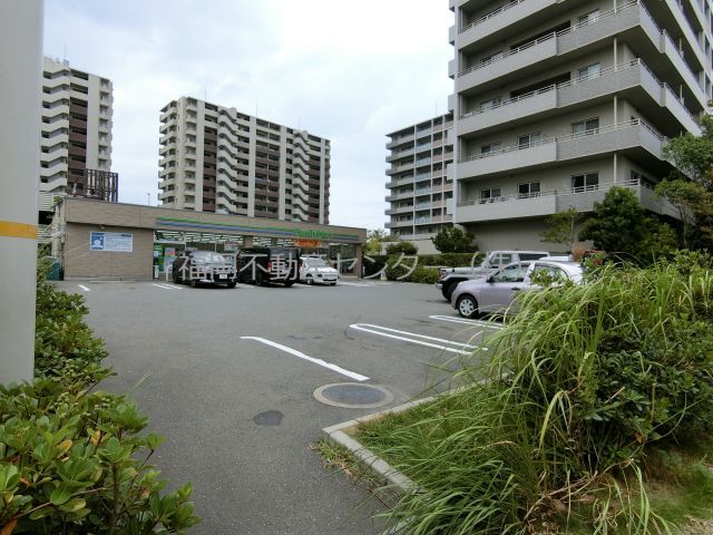 【福岡市東区香椎照葉のマンションのコンビニ】