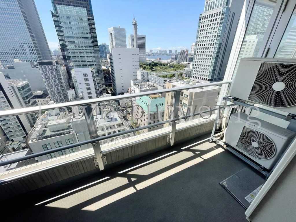 【港区浜松町のマンションのバルコニー】