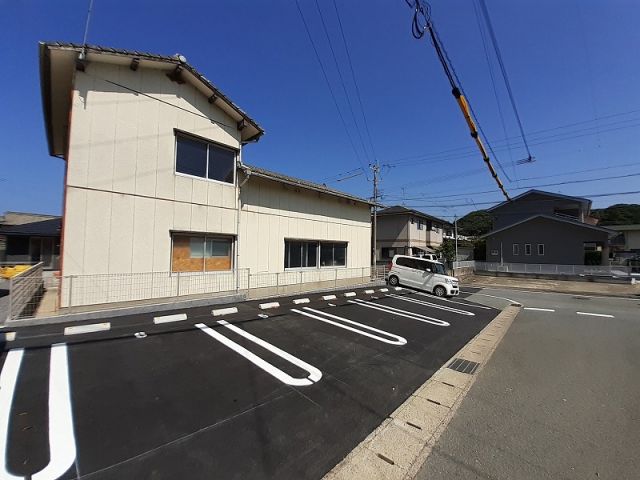 【遠賀郡岡垣町野間のアパートの駐車場】