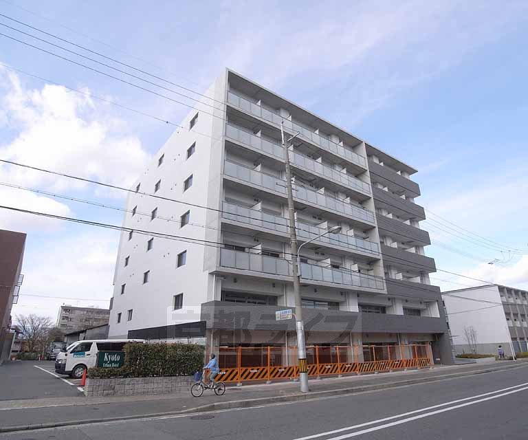 京都市伏見区深草西浦町４丁目のマンションの建物外観