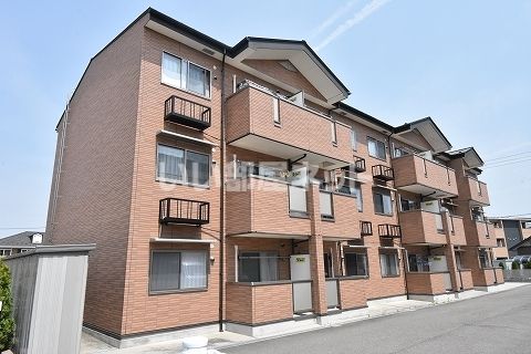 郡山市八山田西のマンションの建物外観