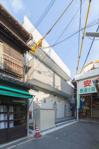 【大阪市住之江区安立のアパートの建物外観】