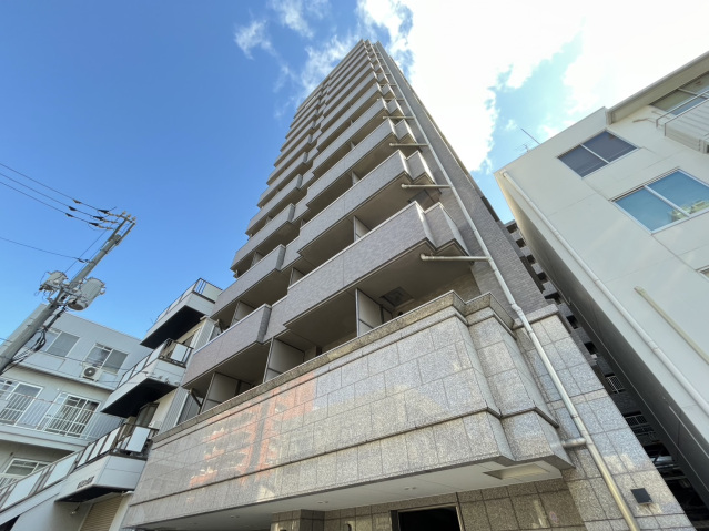 広島市中区住吉町のマンションの建物外観