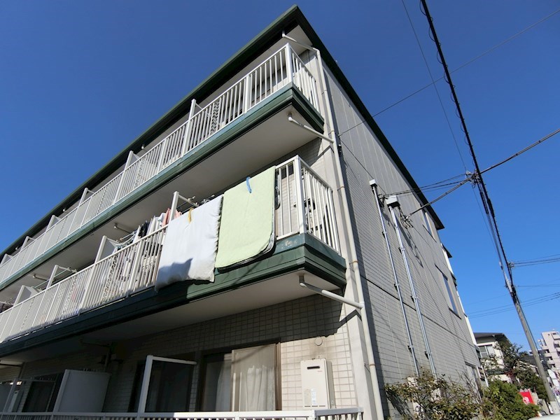 アーバンハイツ飯野の建物外観