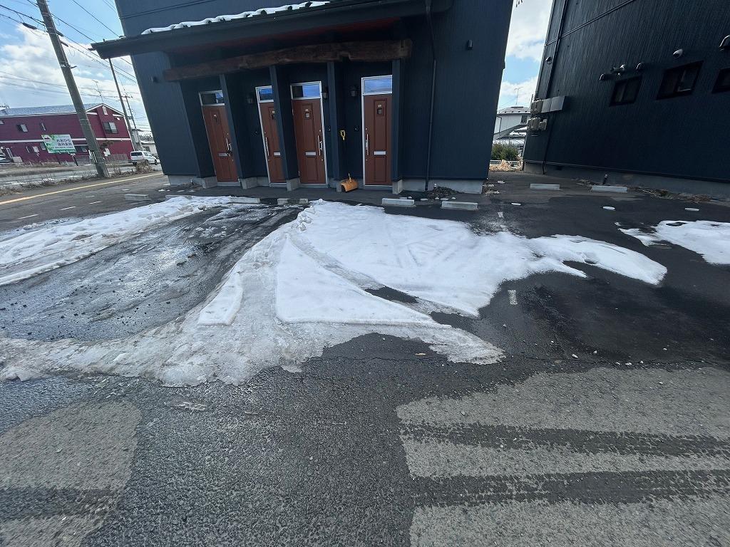 エントランス　駐車場