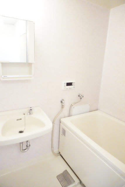 バス・シャワールーム　追焚機能付のバスルーム※同間取り参考画像