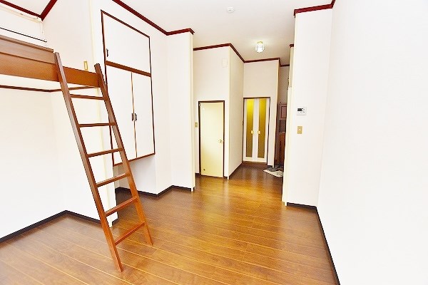 居室・リビング　★洋室9.3帖★