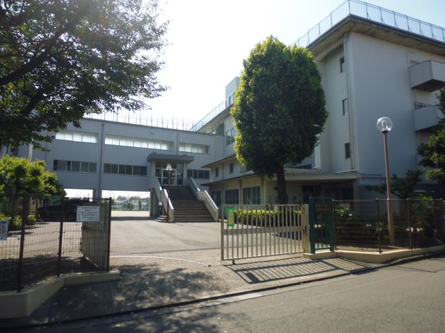 中学校　市立三鷹第五中学校（中学校）まで690m