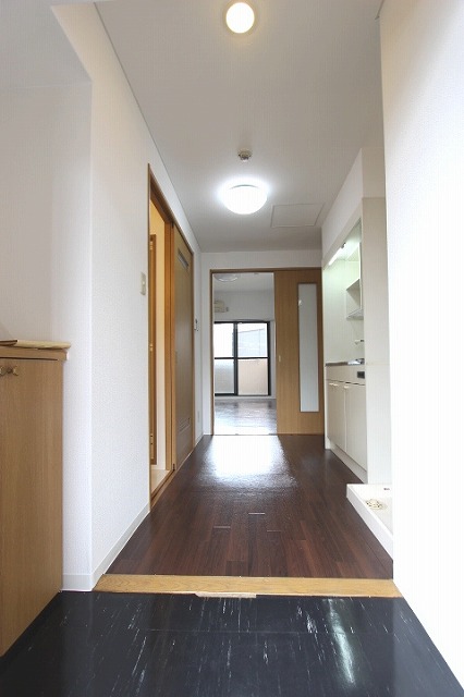 玄関　同物件別部屋