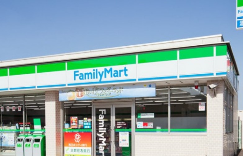 コンビニ　ファミリーマート荏田西四丁目店（コンビニ）まで140m