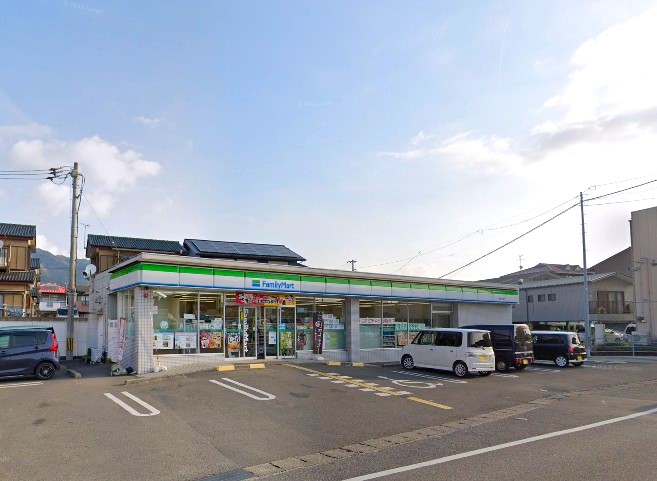 コンビニ　ファミリーマート高知一宮店（コンビニ）まで496m