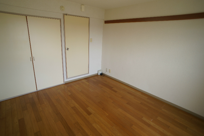 居室・リビング　102内装です